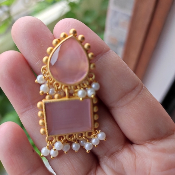 Jewelry - Matte Gold Rose Quartz Earrings